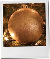 Gold bauble for foodie Christmas present recommendations